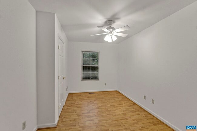 Building Photo - 123 Danbury Ct