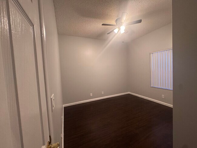 Building Photo - 4044 NW 62nd Ct