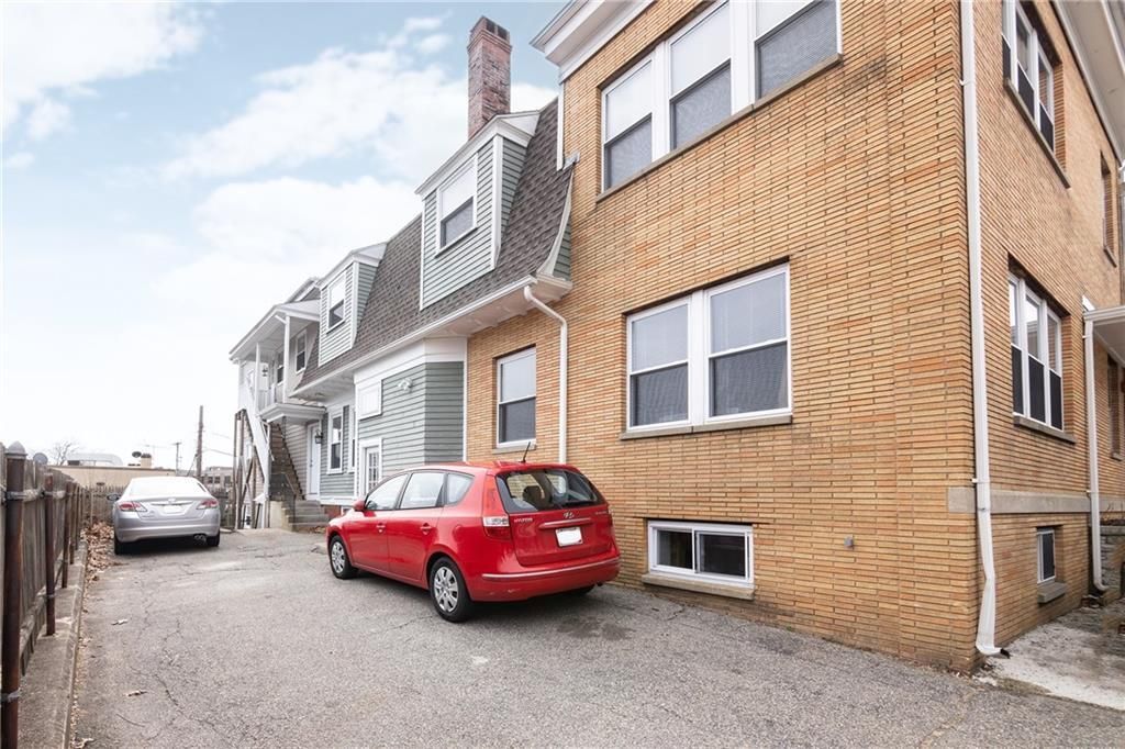 Building Photo - 255 Waterman St