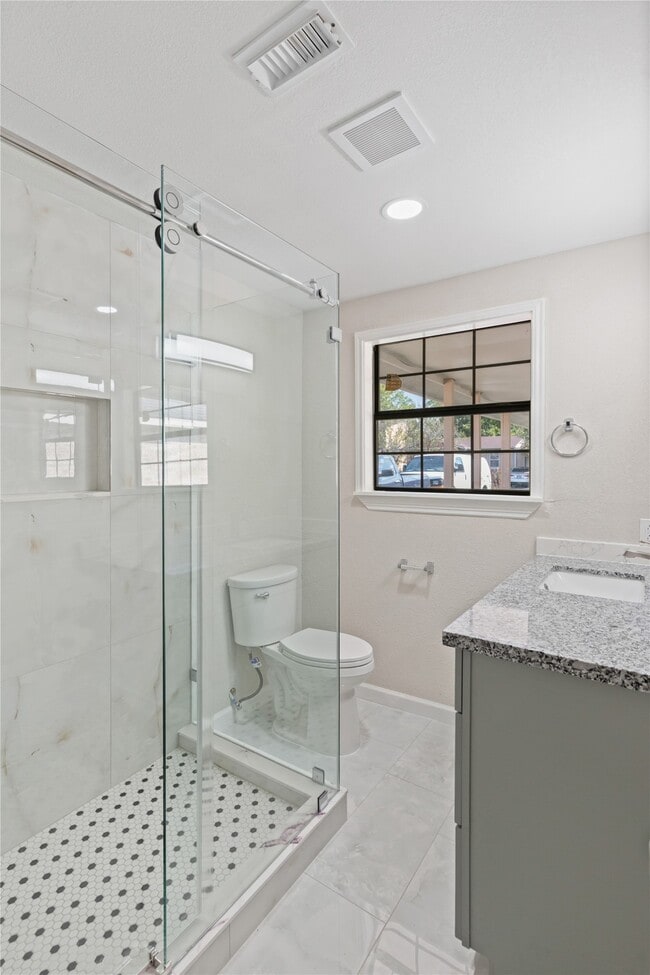 Building Photo - 10613 Chadwick St