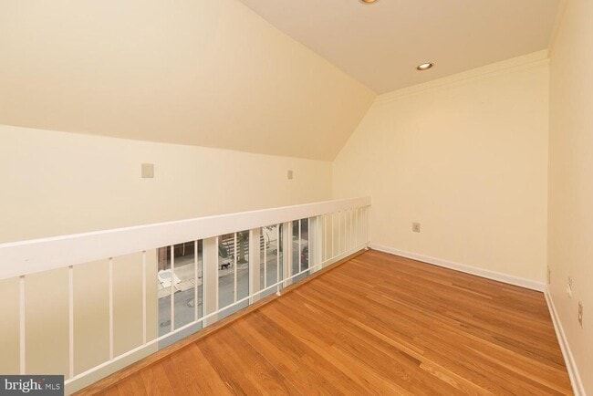 Building Photo - 821 Lombard St