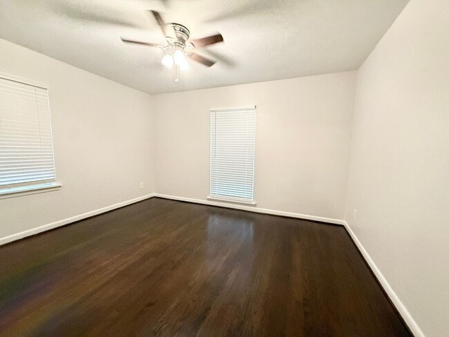 Building Photo - Beautiful and Spacious 4/1 Near Northside ...