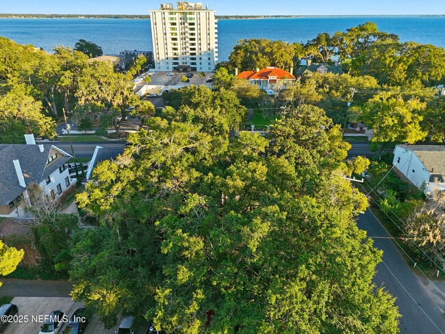 Building Photo - 2979 St Johns Ave