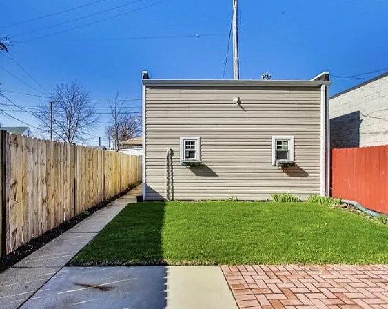 Building Photo - 4988 N Elston Ave