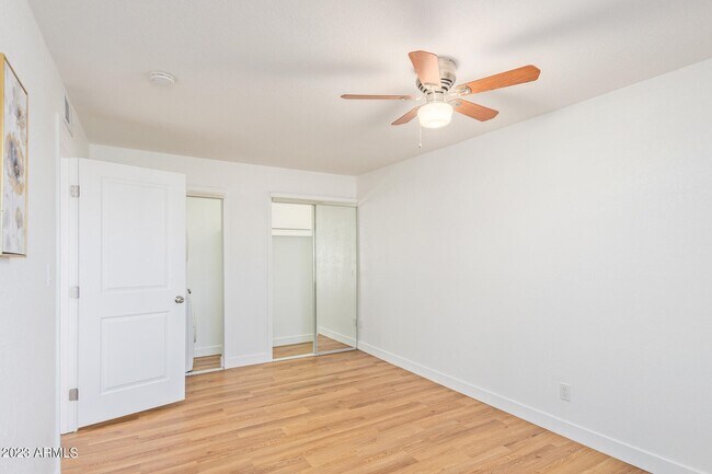 Building Photo - 2409 W Hazelwood St