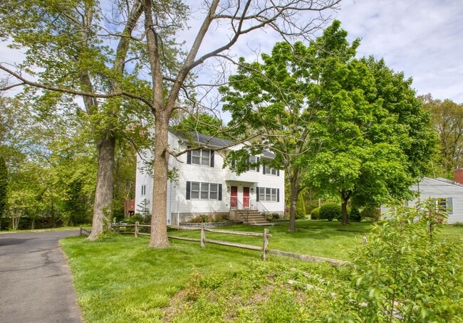 Building Photo - Spacious 2-Bedroom, 2-Story Apartment with Walk-Out Basement
