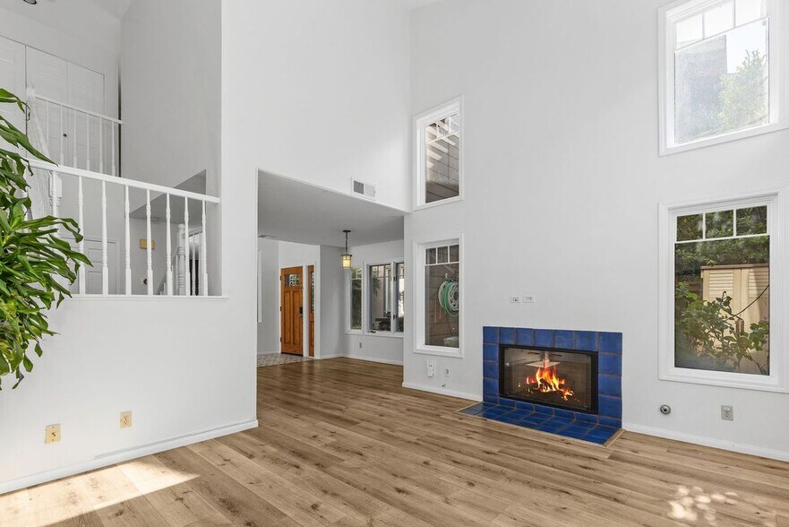 Building Photo - 2871 Ashley Dr