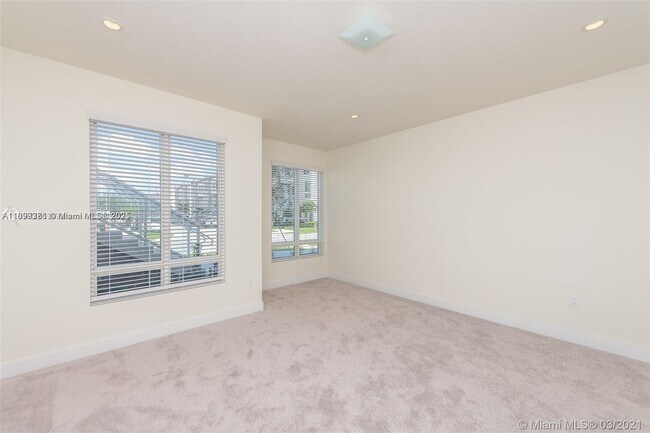 Building Photo - 6310 NW 103rd Pl