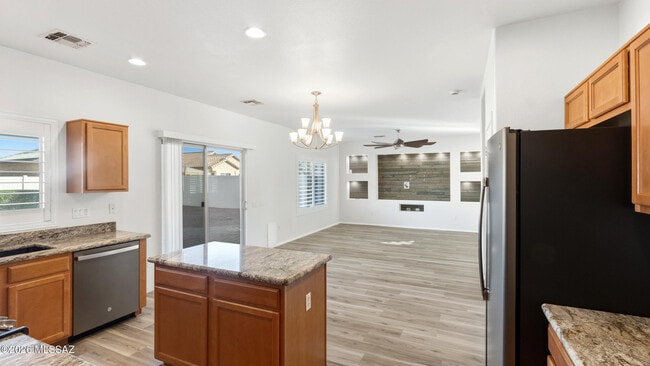 Building Photo - 33915 S Colony Dr