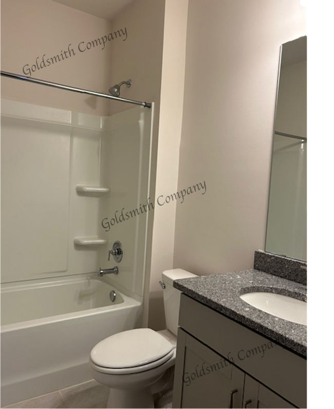 Building Photo - "Spacious 4-Bedroom Townhouse Retreat on Y...