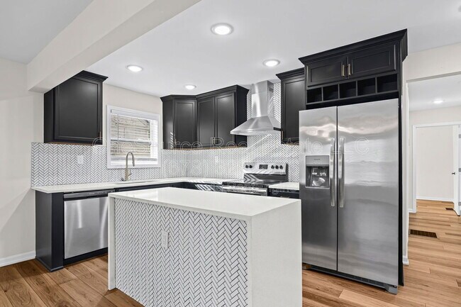 Building Photo - 1467 Ryan St SW