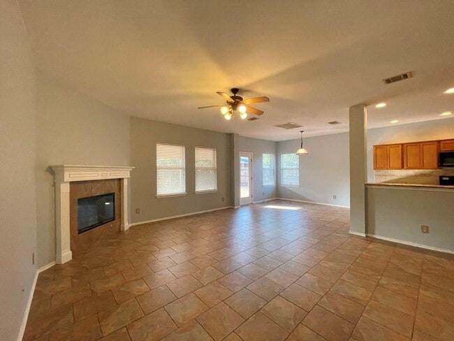 Building Photo - 9432 Castle Pines Dr