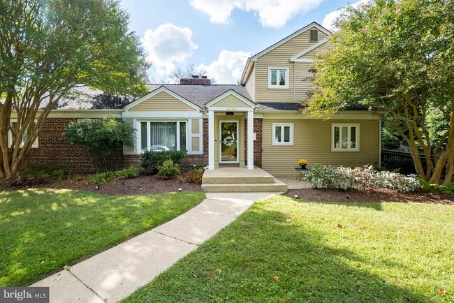 Building Photo - 4614 ROXBURY Dr
