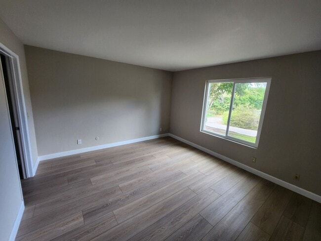 Building Photo - 2 bed/1 bath Condo in Cardiff - West of I-5