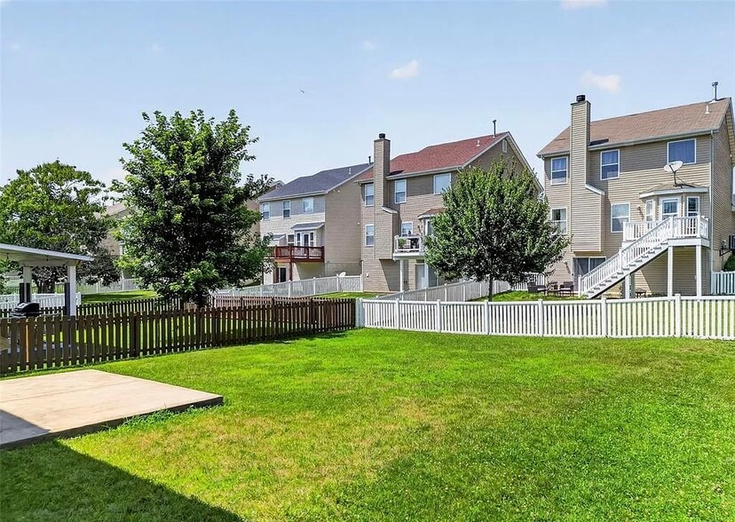 Building Photo - 607 Spring Mnr