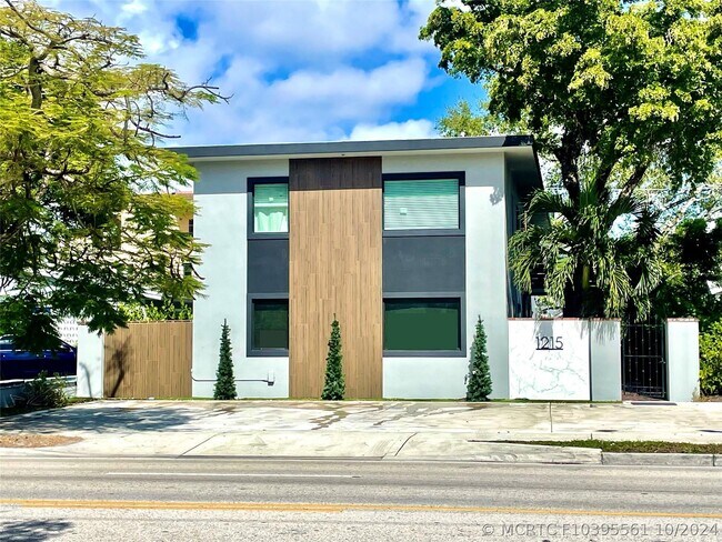 Building Photo - 1215 E Broward Blvd