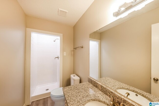 Building Photo - 3033 Carleton Rd