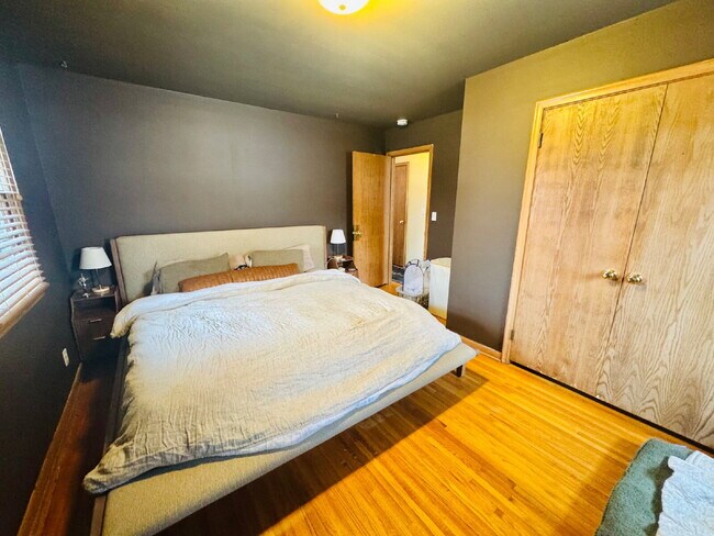 Building Photo - Spacious 5-Bed Home with Finished Basement & Gleaming Hardwood Floors in St. Louis Park!