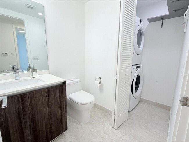 Building Photo - 488 NE 18th St