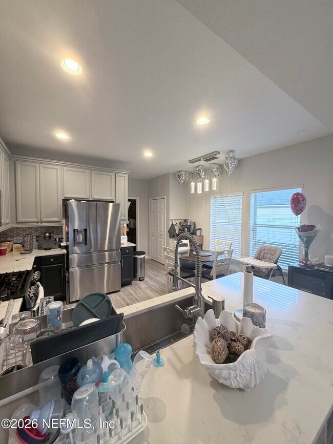 Building Photo - 6092 White Tip Rd