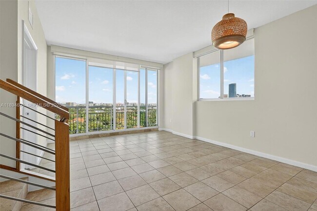 Building Photo - 2021 SW 3rd Ave