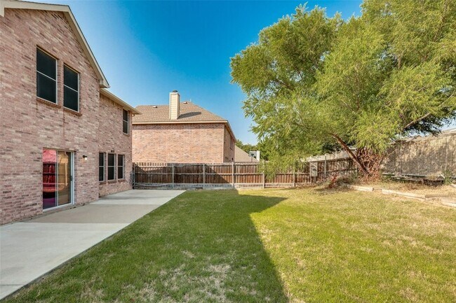 Building Photo - 320 S Mesa Verde Way