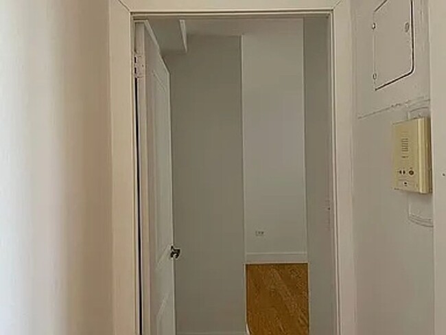 Building Photo - Charming 1BR Condo in Brooklyn