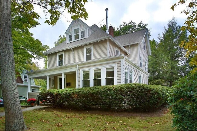 Building Photo - 22 Jenison St