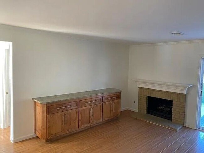 Building Photo - 711 Oak Burl Ln