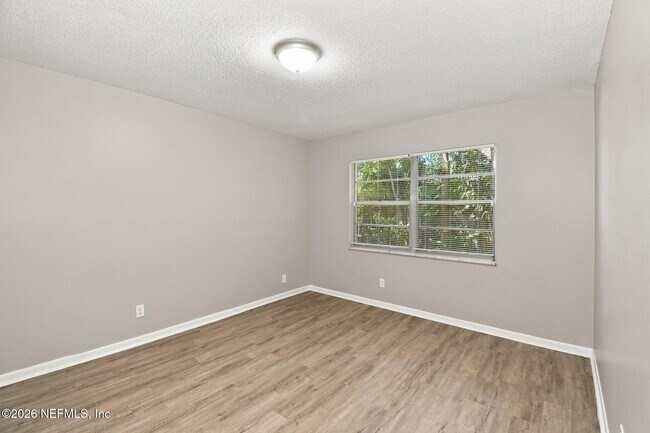 Building Photo - 6069 Anglia Dr
