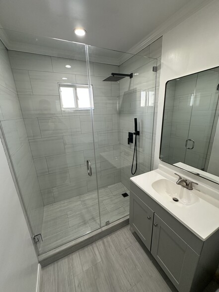 Building Photo - 2666 N Frederic St