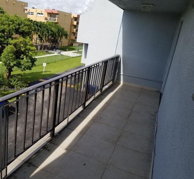 Building Photo - 399 NW 72nd Ave