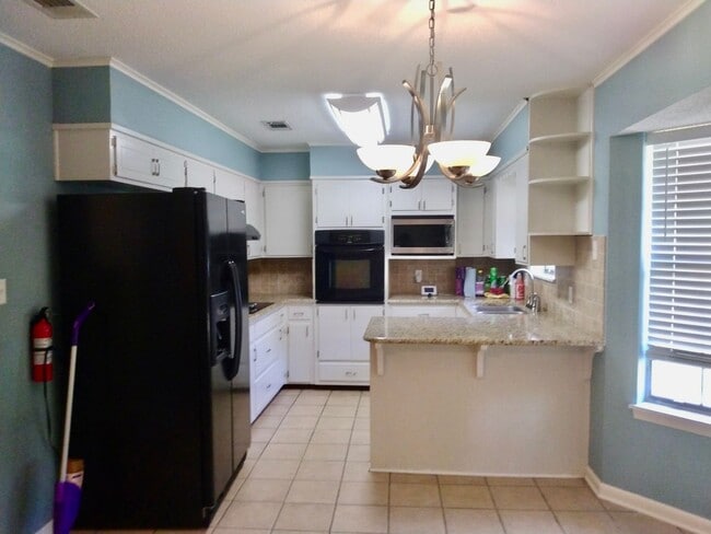 Building Photo - Haughton LA Dogwood Park Subdvn Home for Lease | $1,600/mo | 3 br 2 ba