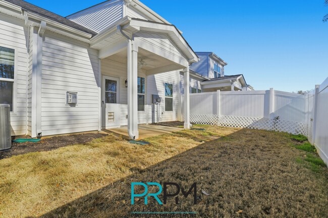 Building Photo - 2 Thornfield Dr