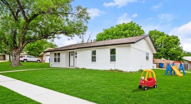 Building Photo - 9006 Lodge Ct