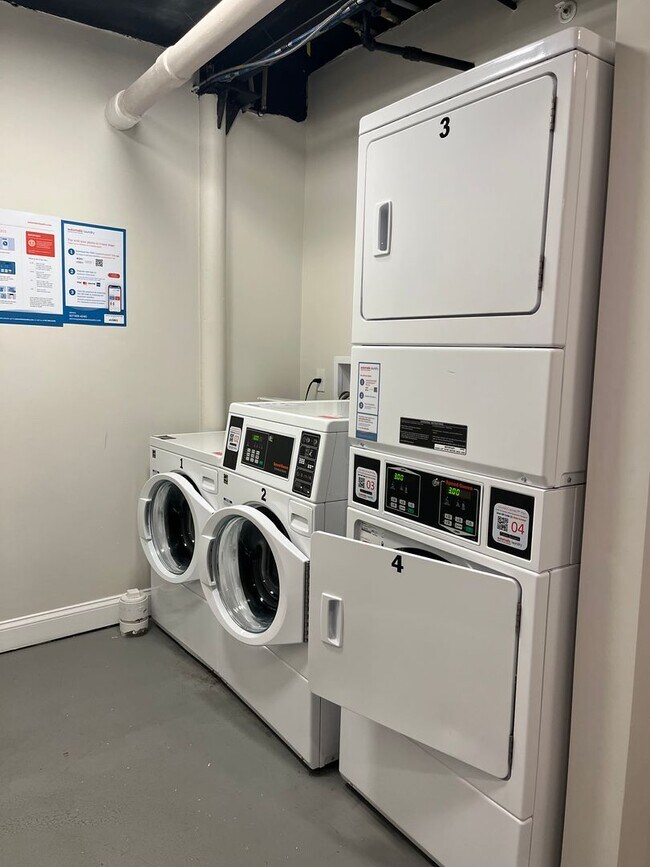 Building Photo - Renovated ground level