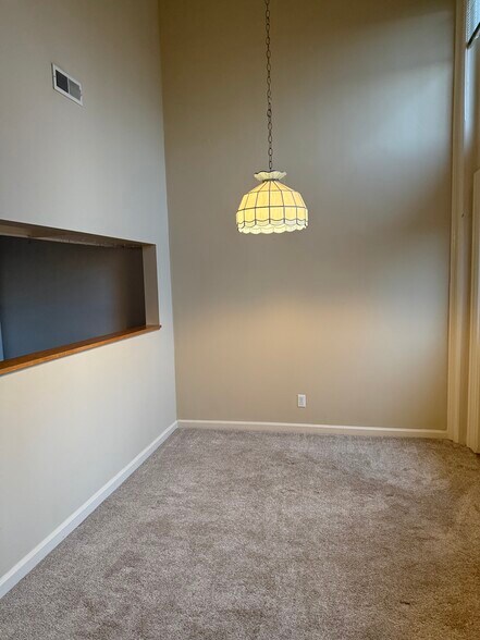 Building Photo - 939 Delaware Ave