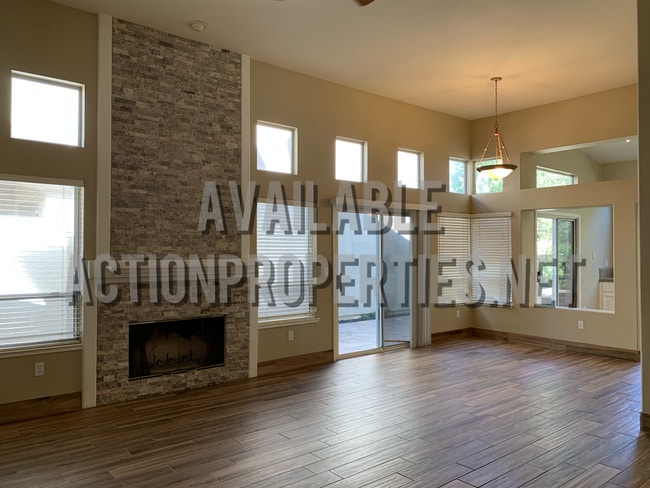 Building Photo - East Roseville Single Story, Gated Front C...