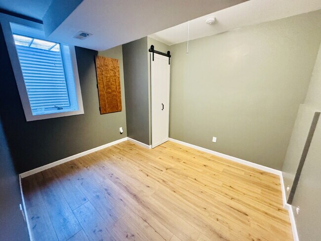 Building Photo - Charming Chaska Retreat: Spacious Single Family Homer 3-Bedroom 2.5 Bathroom Home with Finished B...