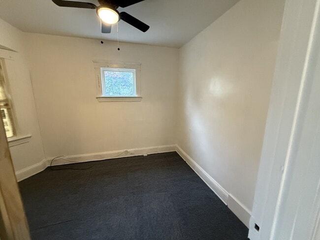 Building Photo - 2840 E 122nd St