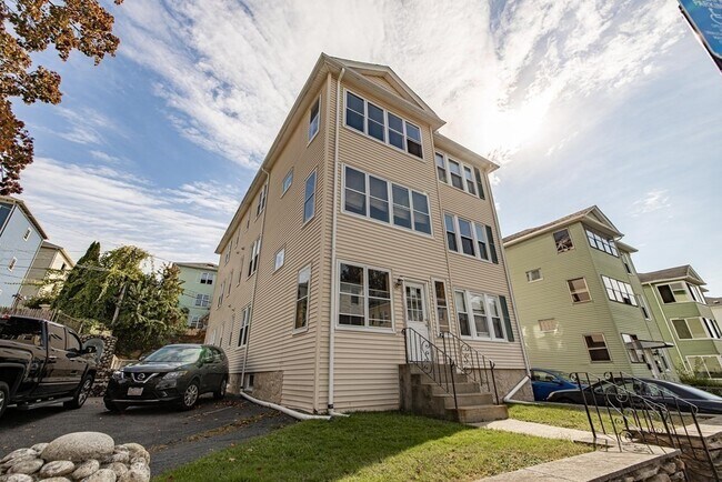 Building Photo - 151 Ingleside Ave