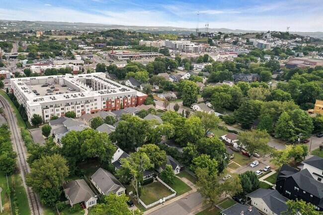 Building Photo - Great price for a huge house! CHARMING Sylvan Heights home 4 Bed 4 Bath. Beautiful private backya...