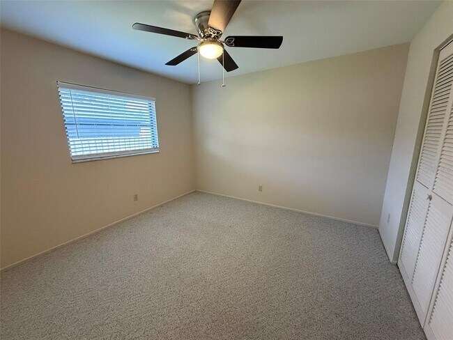 Building Photo - 4270 Ascot Dr