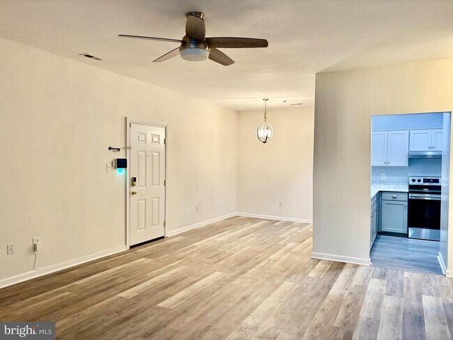 Building Photo - 606 Moonglow Rd