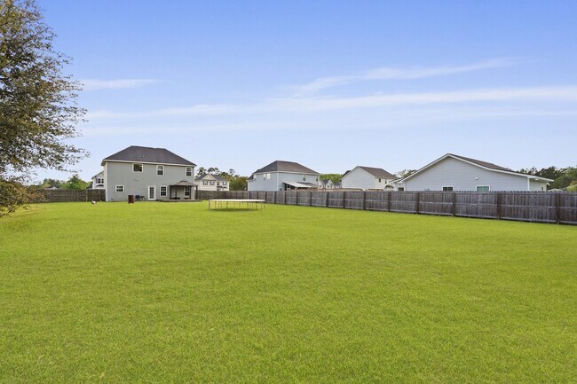 Building Photo - 966 Mustang Ln NE