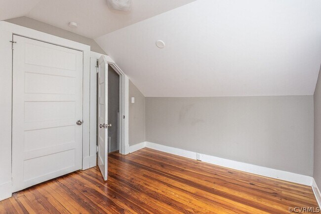 Building Photo - Cozy Home in Hopewell!