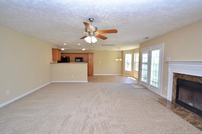 Building Photo - 361 Americana Dr