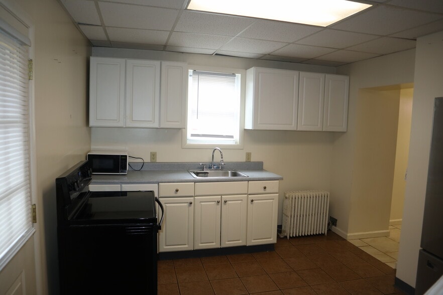 Building Photo - 333 Strawberry Way
