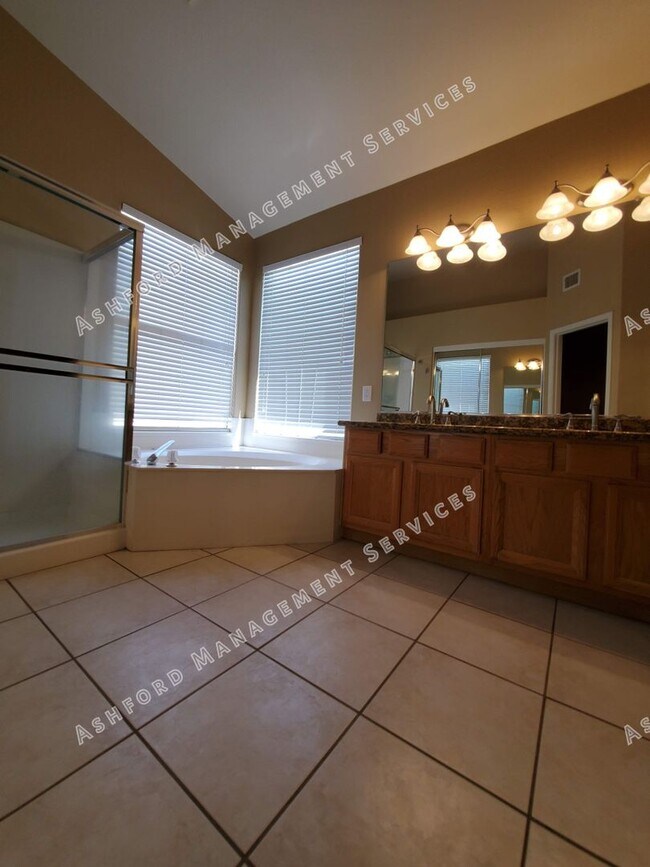 Building Photo - 3 BEDROOM WITH POOL NORTH SCOTTSDALE