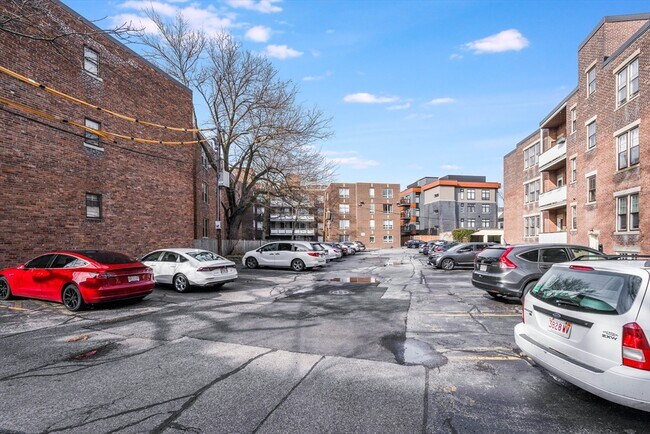 Building Photo - 41 Park St